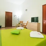 B&B U Prufissuri 아볼라